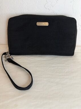Baggallini Black Zip-Around Wristlet Wallet RFID